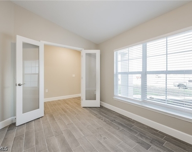 919 Rita Avenue N - Photo Thumbnail 1