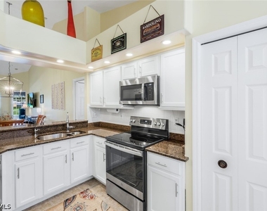 13641 Worthington Way - Photo Thumbnail 9