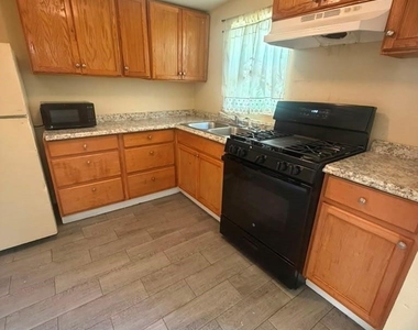 17718 E Strack Drive - Photo Thumbnail 5