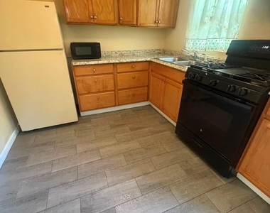 17718 E Strack Drive - Photo Thumbnail 4