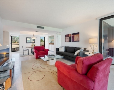 4551 Gulf Shore Boulevard N - Photo Thumbnail 7