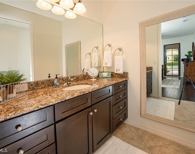 8986 Cambria Circle - Photo Thumbnail 12