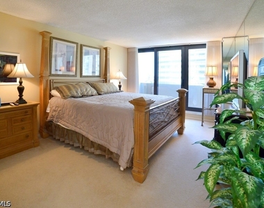 4001 Gulf Shore Boulevard N - Photo Thumbnail 14