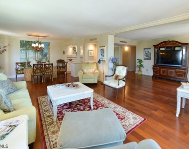 4001 Gulf Shore Boulevard N - Photo Thumbnail 6