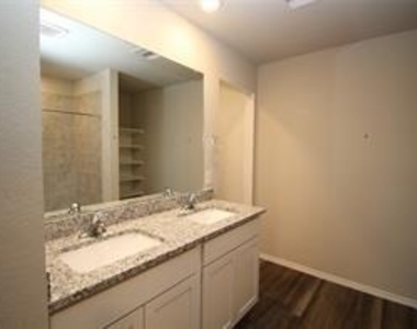 323 Pecos Drive - Photo Thumbnail 19