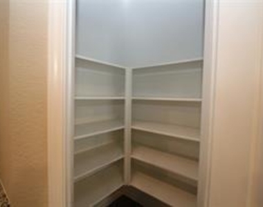 323 Pecos Drive - Photo Thumbnail 8