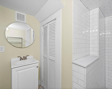 811 Sul Ross Street - Photo Thumbnail 7