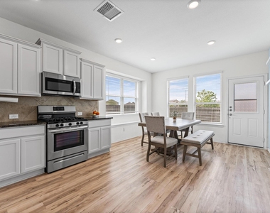 26003 Amber Pearl Drive - Photo Thumbnail 6