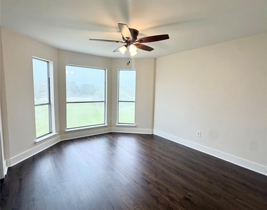 18617 Egret Bay Boulevard - Photo Thumbnail 7