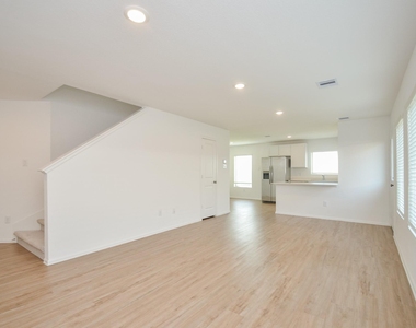 4126 Brazos Brook Trail - Photo Thumbnail 5