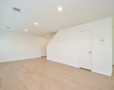 4126 Brazos Brook Trail - Photo Thumbnail 6