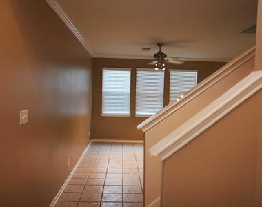 142 N Camellia Grove Circle - Photo Thumbnail 3