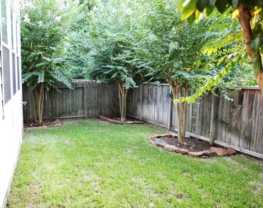 142 N Camellia Grove Circle - Photo Thumbnail 2