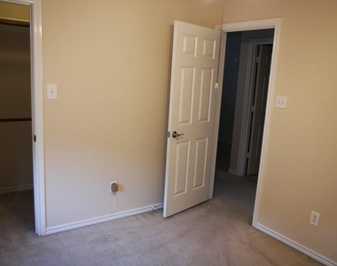 142 N Camellia Grove Circle - Photo Thumbnail 17