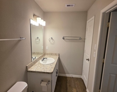 1403 W Virginia Street - Photo Thumbnail 13