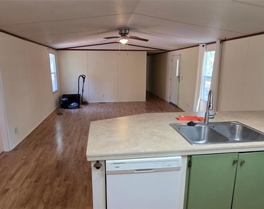 13919 Cecala Drive - Photo Thumbnail 4