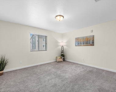 21155 Gosling Road - Photo Thumbnail 11