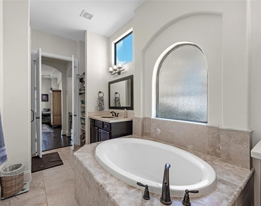 1102 W 15th 1/2 Street - Photo Thumbnail 26