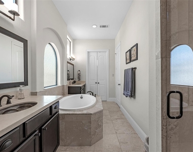 1102 W 15th 1/2 Street - Photo Thumbnail 25