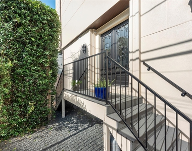 1102 W 15th 1/2 Street - Photo Thumbnail 2