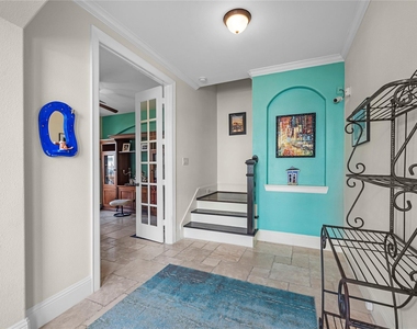 1102 W 15th 1/2 Street - Photo Thumbnail 7