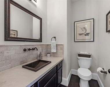 1102 W 15th 1/2 Street - Photo Thumbnail 21