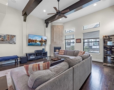1102 W 15th 1/2 Street - Photo Thumbnail 12