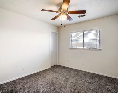 5211 Roserock Lane - Photo Thumbnail 22