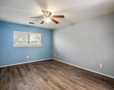 5211 Roserock Lane - Photo Thumbnail 17