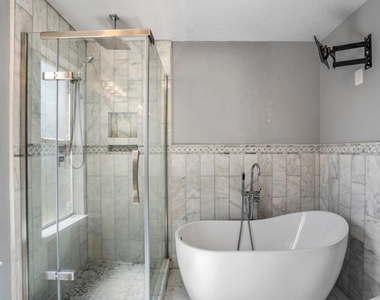 5211 Roserock Lane - Photo Thumbnail 20
