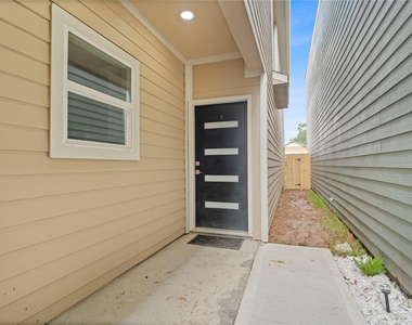8025 Virgil Street - Photo Thumbnail 2