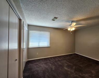 17742 Kings Park Lane - Photo Thumbnail 11