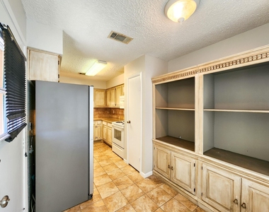 17742 Kings Park Lane - Photo Thumbnail 10