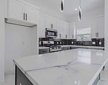 6732 Goforth Street - Photo Thumbnail 9