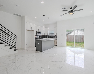 6732 Goforth Street - Photo Thumbnail 2