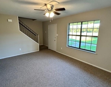 801 Avenue M - Photo Thumbnail 3