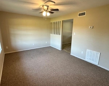 801 Avenue M - Photo Thumbnail 2