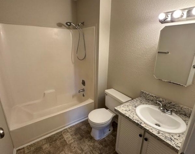 801 Avenue M - Photo Thumbnail 7