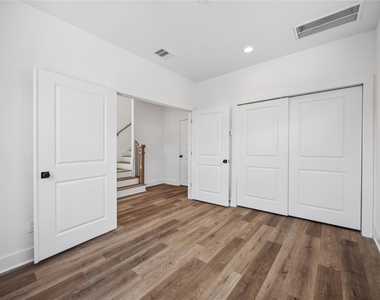 835 Elkhart Street - Photo Thumbnail 4