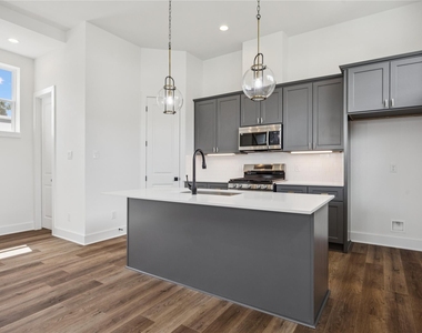 835 Elkhart Street - Photo Thumbnail 6