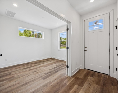 835 Elkhart Street - Photo Thumbnail 3