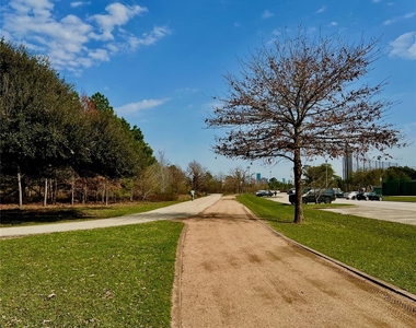 5353 Memorial Drive - Photo Thumbnail 18