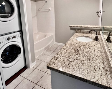 5353 Memorial Drive - Photo Thumbnail 6