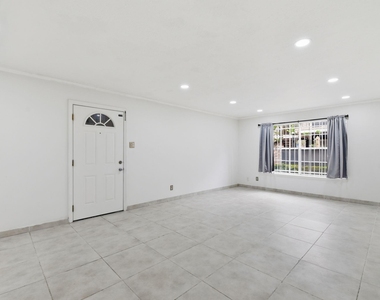 7900 Westheimer Road - Photo Thumbnail 5