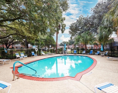 1107 Country Place Drive - Photo Thumbnail 18