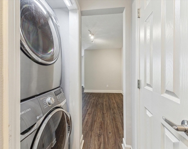 1107 Country Place Drive - Photo Thumbnail 5