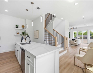 3103 Lelia Street - Photo Thumbnail 6