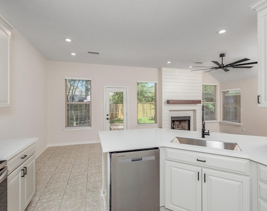 42 Camber Pine Place - Photo Thumbnail 15