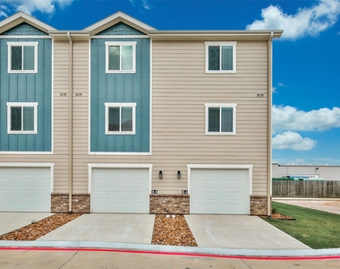 21155 Gosling Road - Photo Thumbnail 31