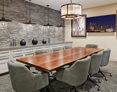 2727 Travis Street - Photo Thumbnail 27